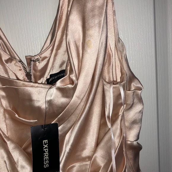 Express dress - Picture 5 of 5